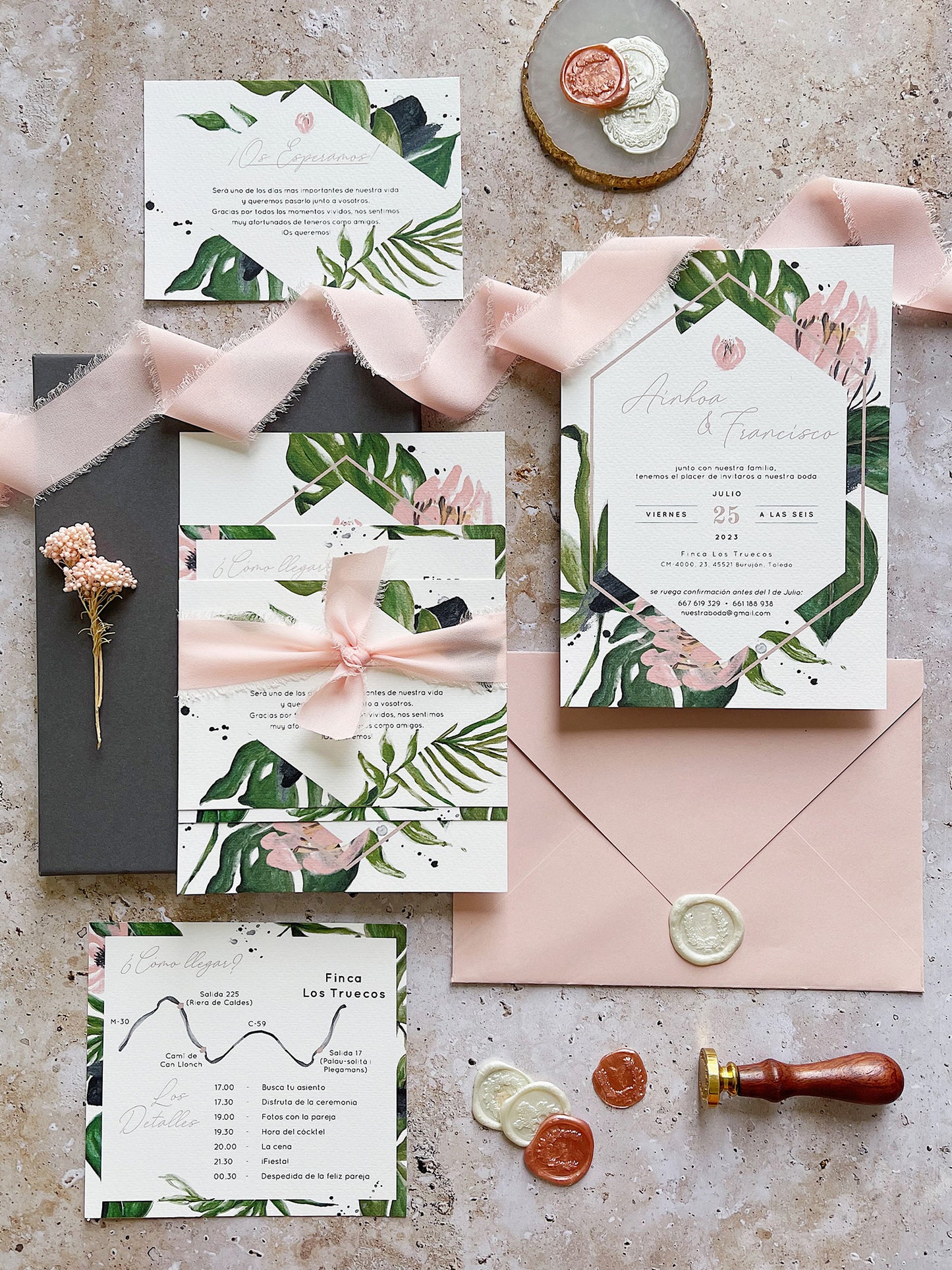 Invitación de hojas grandes