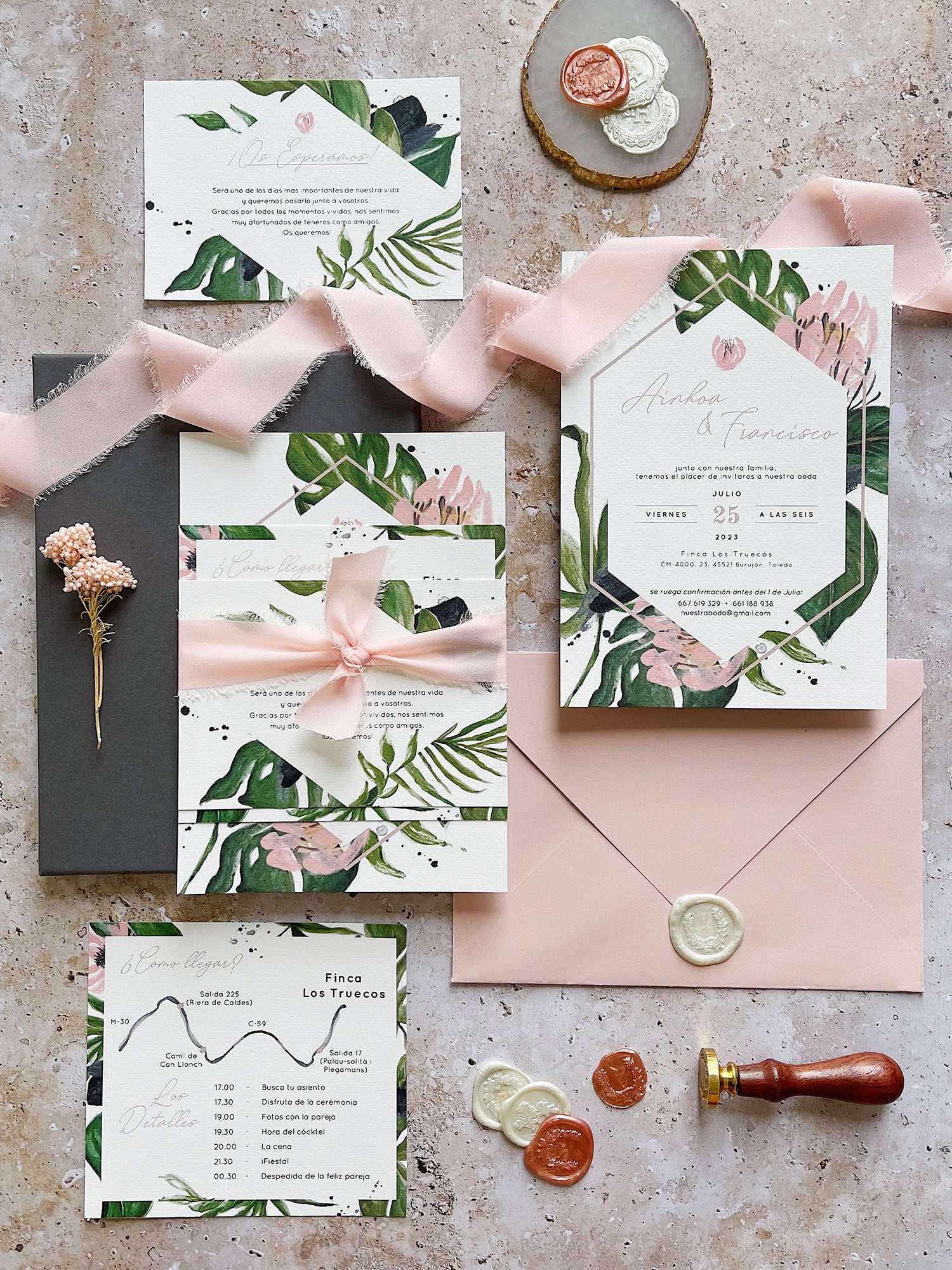 Invitación de hojas grandes